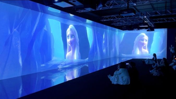 ディズニー・アニメーション・イマーシブ・エクスペリエンス スクリーン