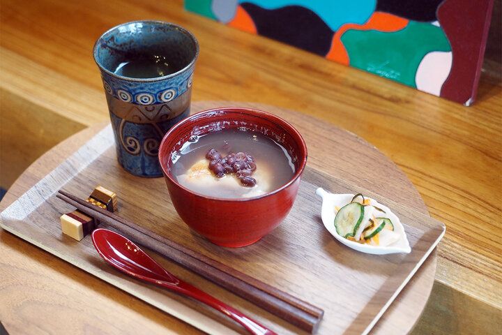 黄金のすすき揺れる箱根で週末トリップ。古民家アートカフェで楽しむ四角いレトロプリン「仙石原茶屋」