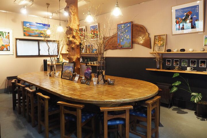 黄金のすすき揺れる箱根で週末トリップ。古民家アートカフェで楽しむ四角いレトロプリン「仙石原茶屋」