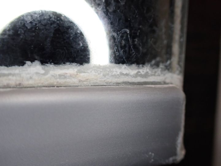 固まった水アカ