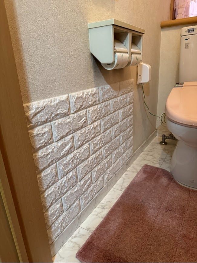 トイレの壁を防カビクッションシートで100均DIY
