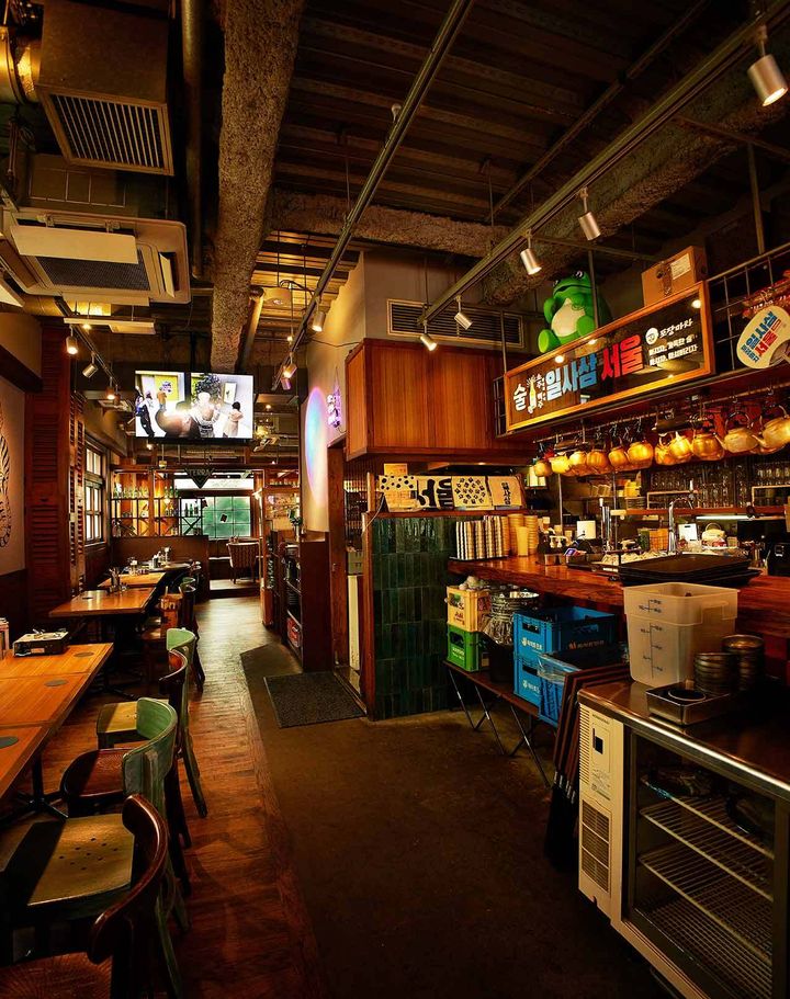 中目黒『韓国ポチャ イヨサンソウル 中目黒店』の内観