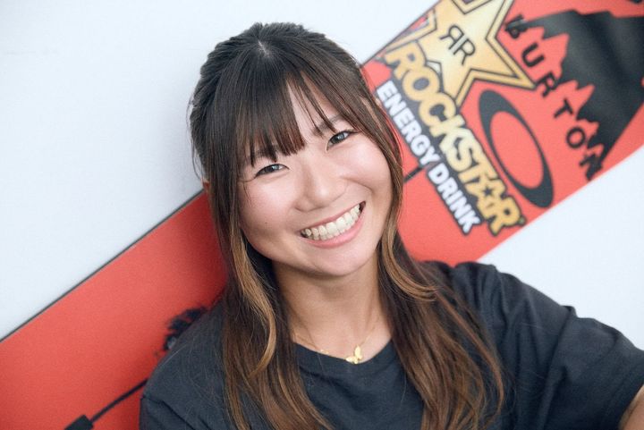 プロスノーボード選手の岩渕麗楽