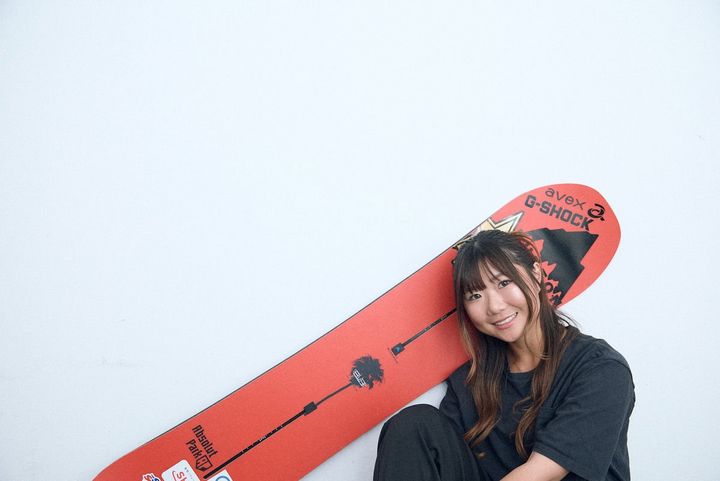 プロスノーボード選手の岩渕麗楽