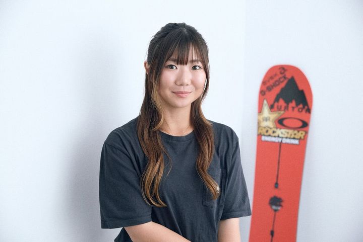 プロスノーボード選手の岩渕麗楽