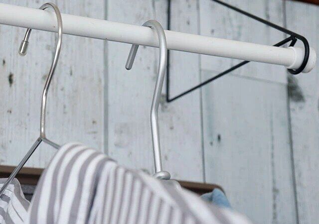 ダイソーのドアフックハンガー（ブラック）2