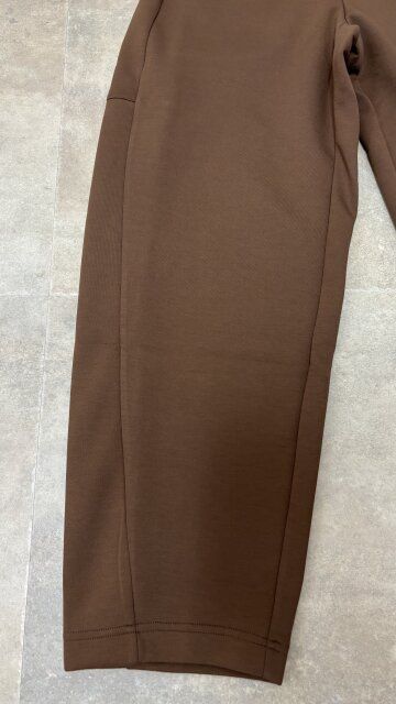 ゆるやかなカーブシルエット