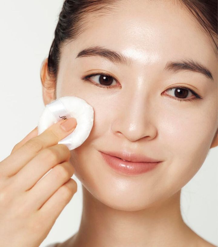 【肌フィルターパウダー_1】毛穴の目立つ頰にオン