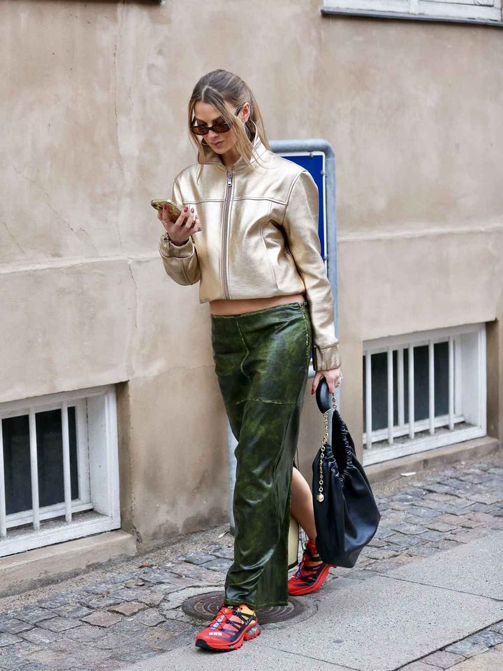 画像: 遊び心ある色合わせに、赤の「XT-4」がアクセント！