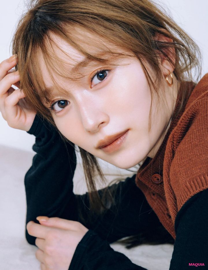  櫻坂46 守屋麗奈 おすすめブラウンリップ アディクション ザ リップスティック グレイズドボム 010を使ったメイク