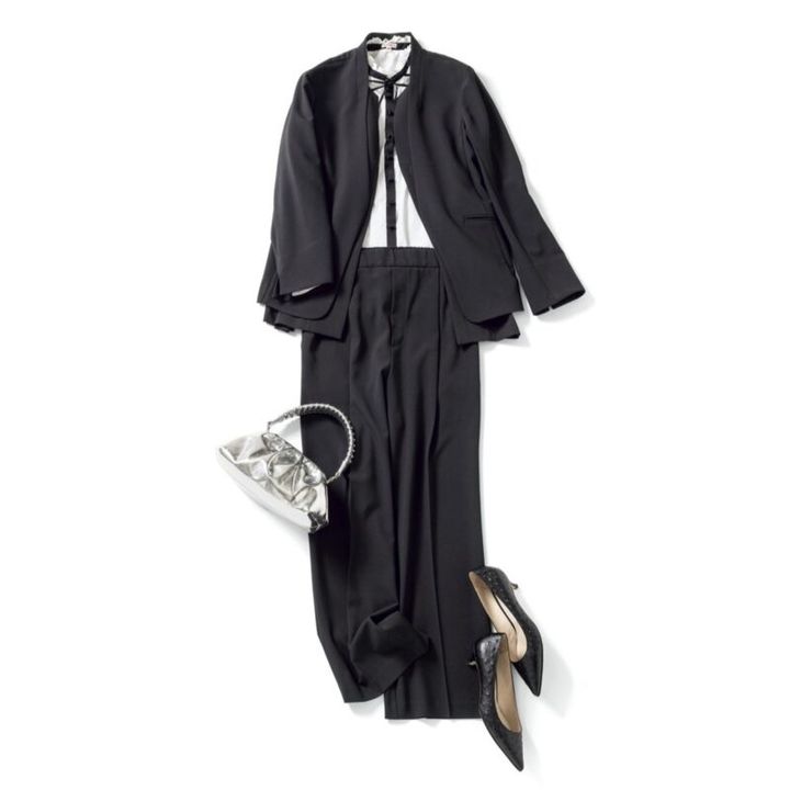 【着回しアイテム：Ⓐ＋Ⓑ＋Ⓔ】ボウタイブラウス1万9800円（ドレステリア／ドレステリア 渋谷スクランブルスクエア店） バッグ3万7400円（リンク） パンプス5万9400円（ネブローニ／ピモンテ）