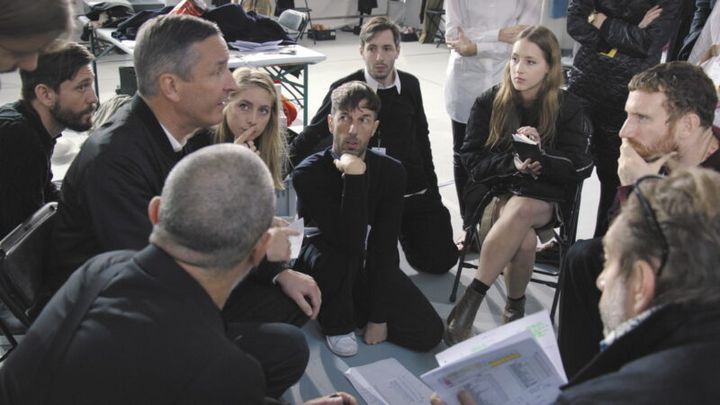 これまで密着取材を断っていたドリスが1年間の密着取材を許可。『ドリス・ヴァン・ノッテン ファブリックと花を愛する男』©2016 Reiner Holzemer Film-RTBF-Aminata bvba-BR-ARTE