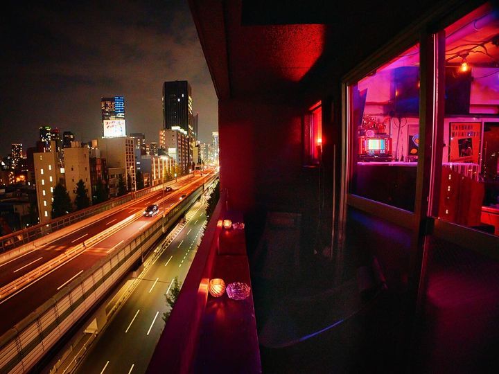 六本木『銀河系Music Bar SPACY!』のテラス席