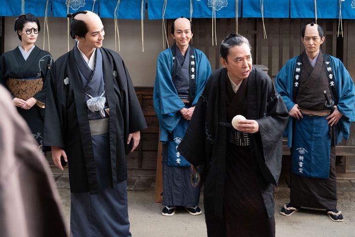 大河ドラマ『べらぼう～蔦重栄華乃夢噺～』第42回「招かれざる客」より （C）NHK width=
