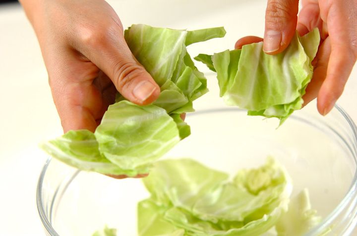 鮭とキャベツのワイン蒸しの下準備2