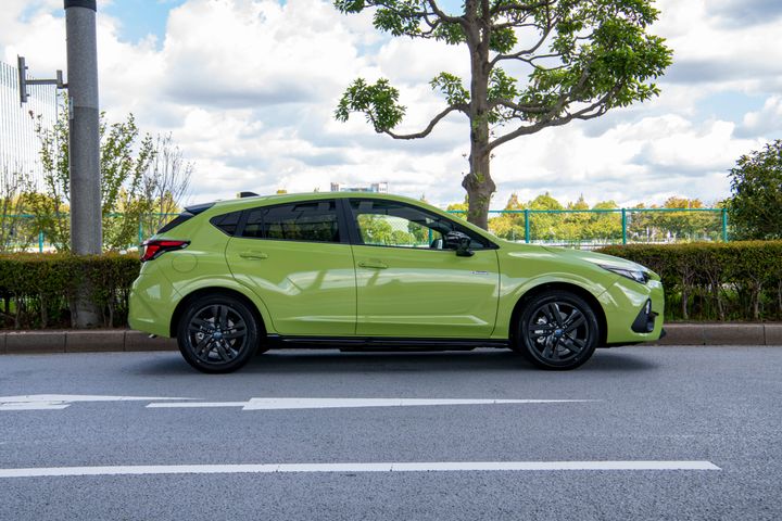 スバル インプレッサ e-BOXER ST-H