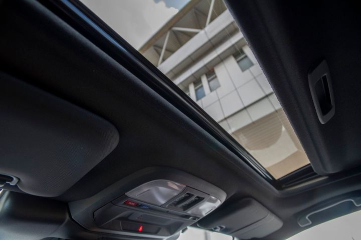 スバル インプレッサ e-BOXER ST-H