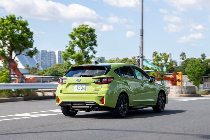 スバル インプレッサ e-BOXER ST-H