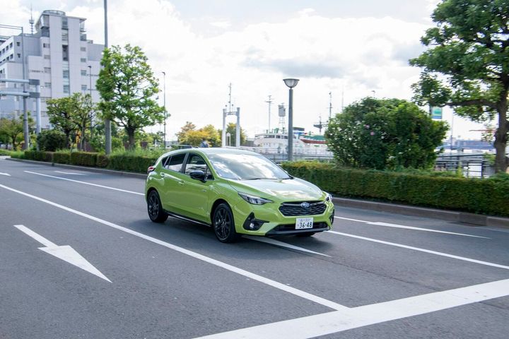 スバル インプレッサ e-BOXER ST-H