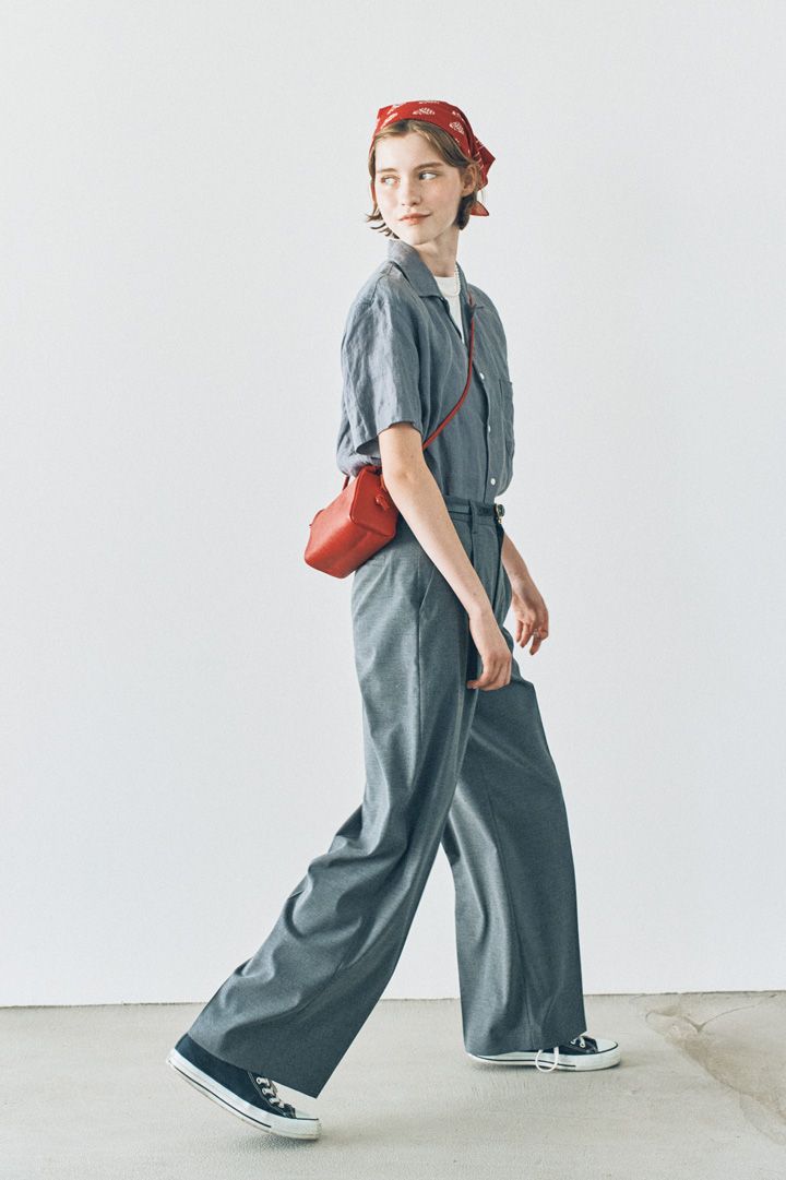 赤の差し色が正解！グレーコーデは小物使いがポイントに【本日のFUDGE GIRL-11月3日】