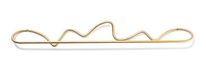 オブジェのような、真鍮のタオル用ハンガー