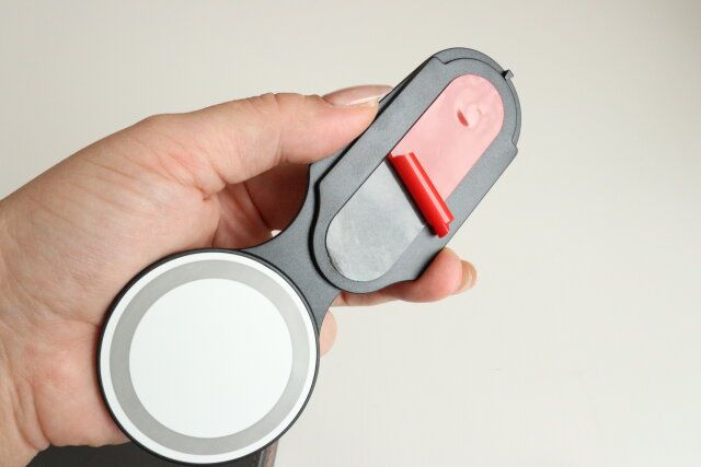 マグネット式ノートパソコン用スマートフォンホルダー 粘着テープ