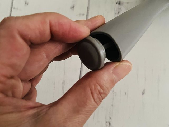 ダイソー 乾きやすいブローブラシ クリーナー付き