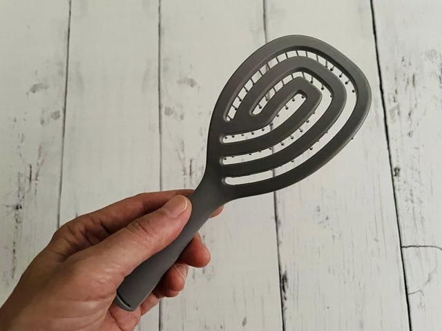 ダイソー 乾きやすいブローブラシ 風が通りやすい