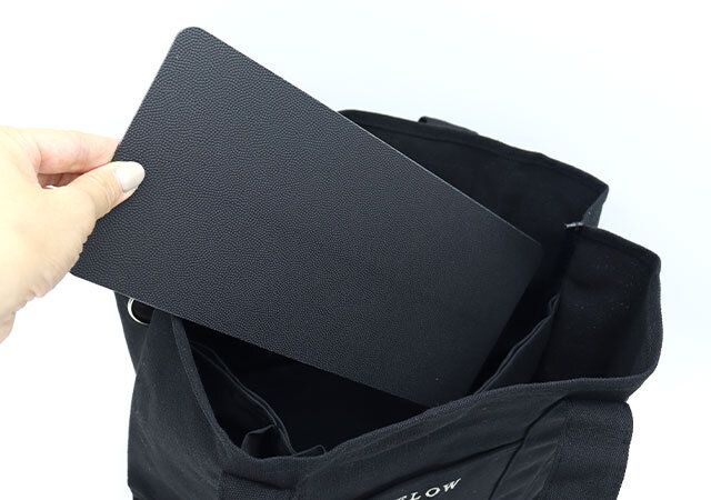 ベイフロー黒ロゴトートバッグ底板