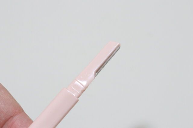 セリア かみそり セーフティーガード付き ダブルハート ハート型 小さめ