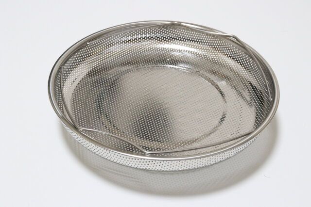 取っ手付浅型パンチングザル（25cm）