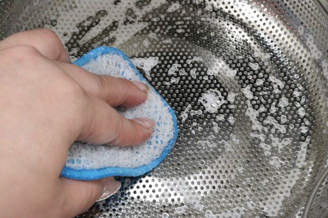 取っ手付浅型パンチングザル（25cm） 洗浄