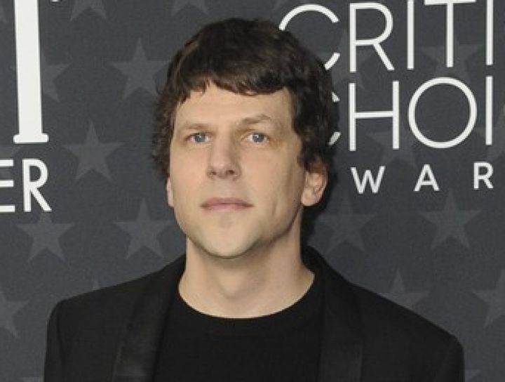 ジェシー・アイゼンバーグ、見知らぬ人に腎臓を寄付 （C）AFLO width=