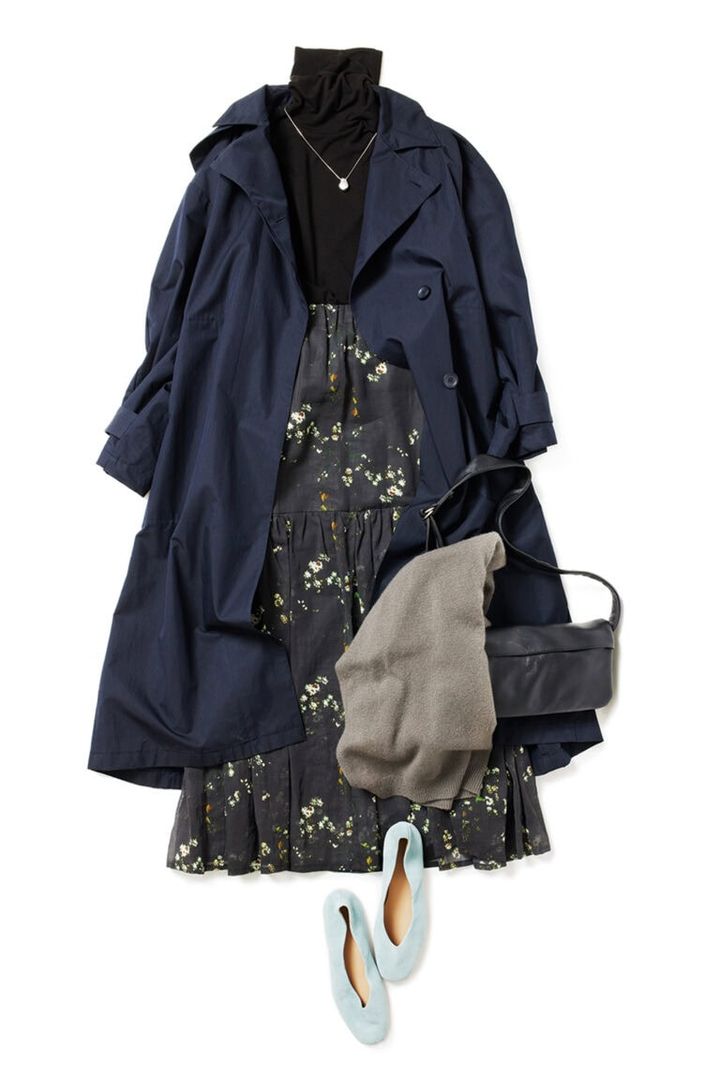 ストール¥63,800／アソース メレ（アイネックス）、ネックレス¥32,560／バルブス（ズットホリック）