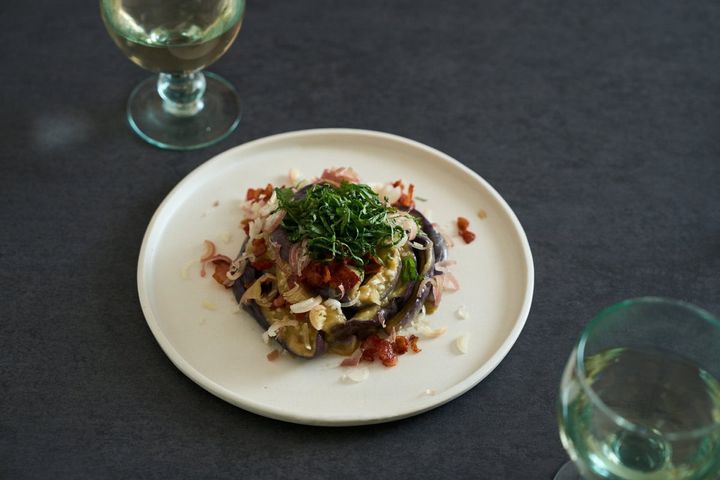 とろとろなすとカリカリベーコンのサラダ