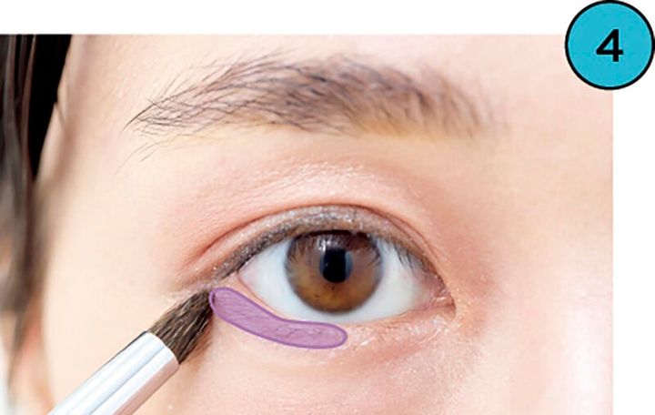 【4】下まぶたは自由に色遊び