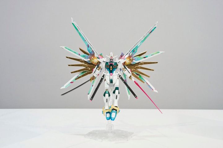 LINKL PLANETの尾本侑樹奈がビルドしたガンダム HG 1/144 マイティーストライクフリーダムガンダム
