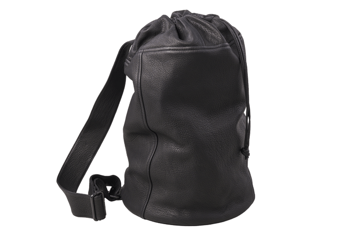 〈アエタ〉のバッグ