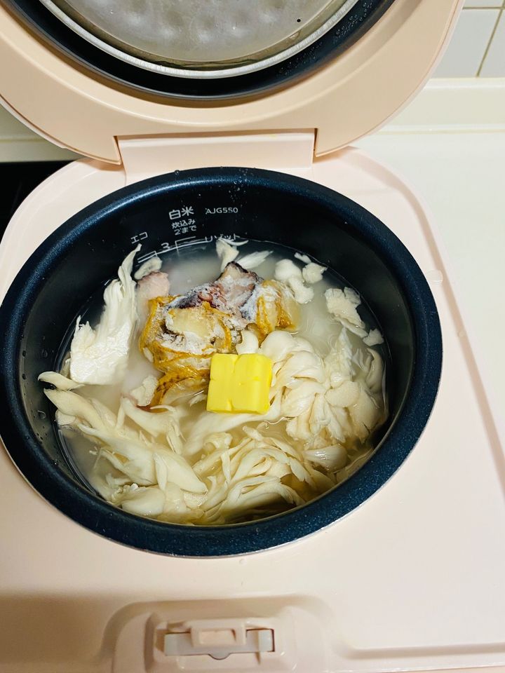 面倒な下準備なし！炊くだけ「白舞茸と帆立、タコの炊き込みご飯」