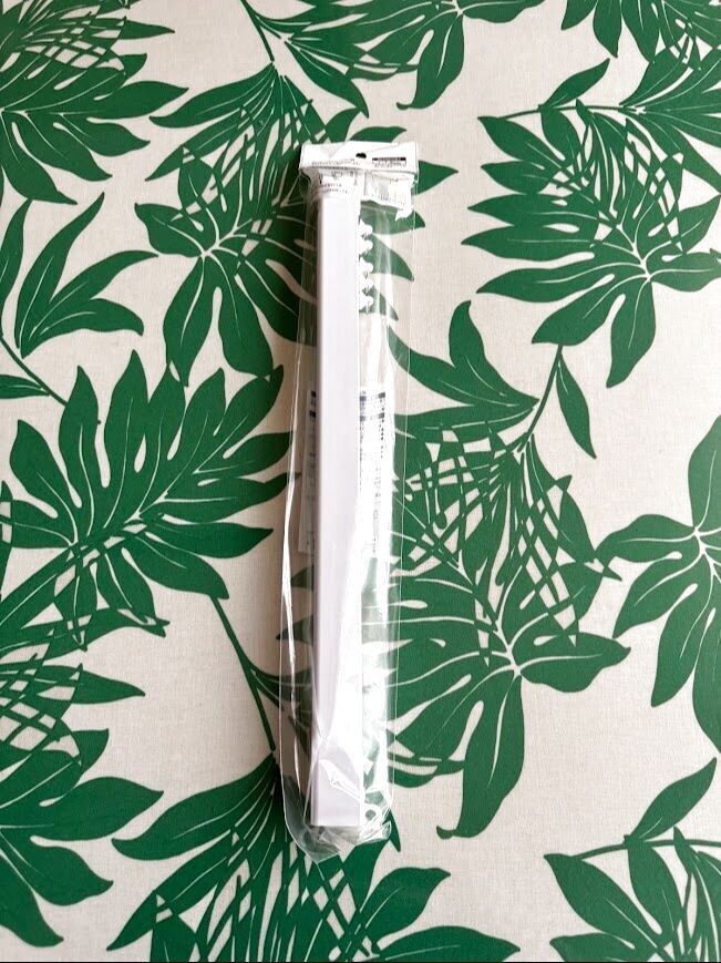 驚き！カラーボックス用のカーテンレールが100均に