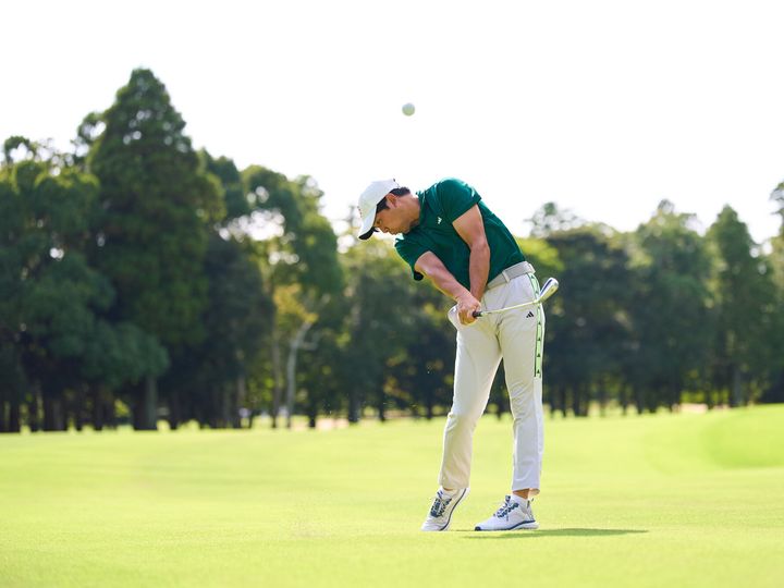 ツアープロが愛用する“話題のアイアン”をアマ２名が試打！美キャビティでミスに強い