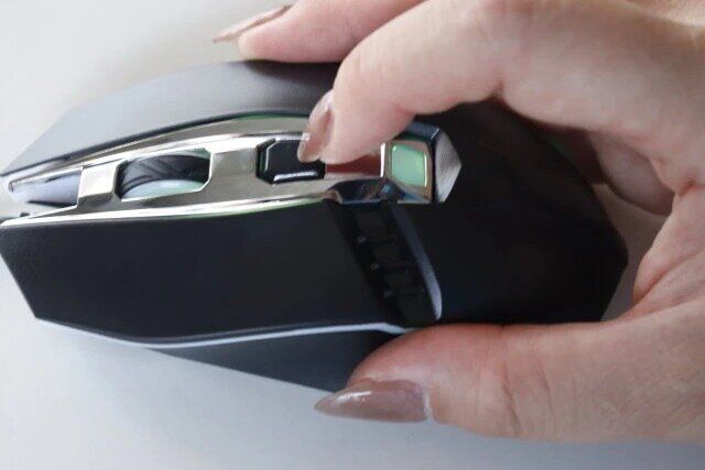 ダイソーの家電量販店級LED有線マウス