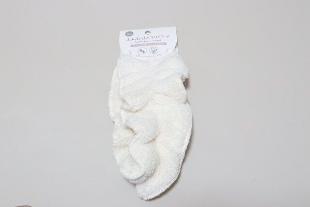 セリアのふんわりヘアバンド1