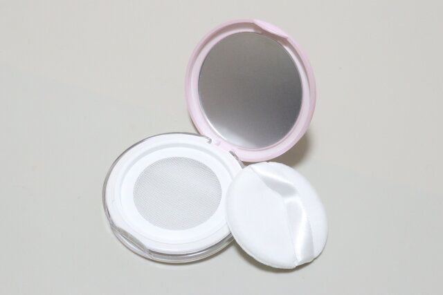 ミラー付パウダーケース（パフ入）