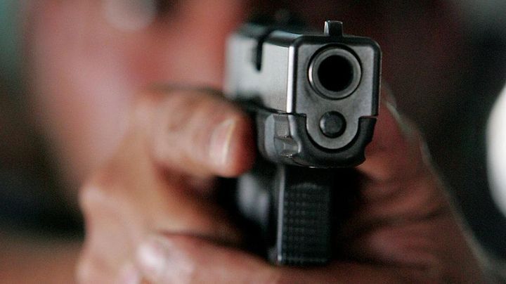 恐怖！世界最高峰リーグの20代スター選手を銃で脅迫した容疑で代理人が逮捕される