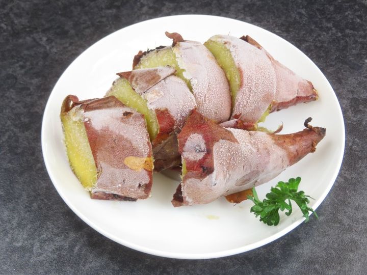 カットされた冷凍焼き芋 さつまいも