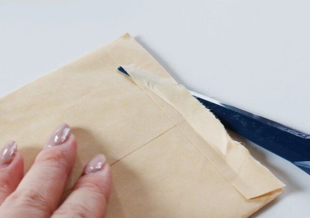ダイソーの郵便物の開封もできる段ボールオープナー