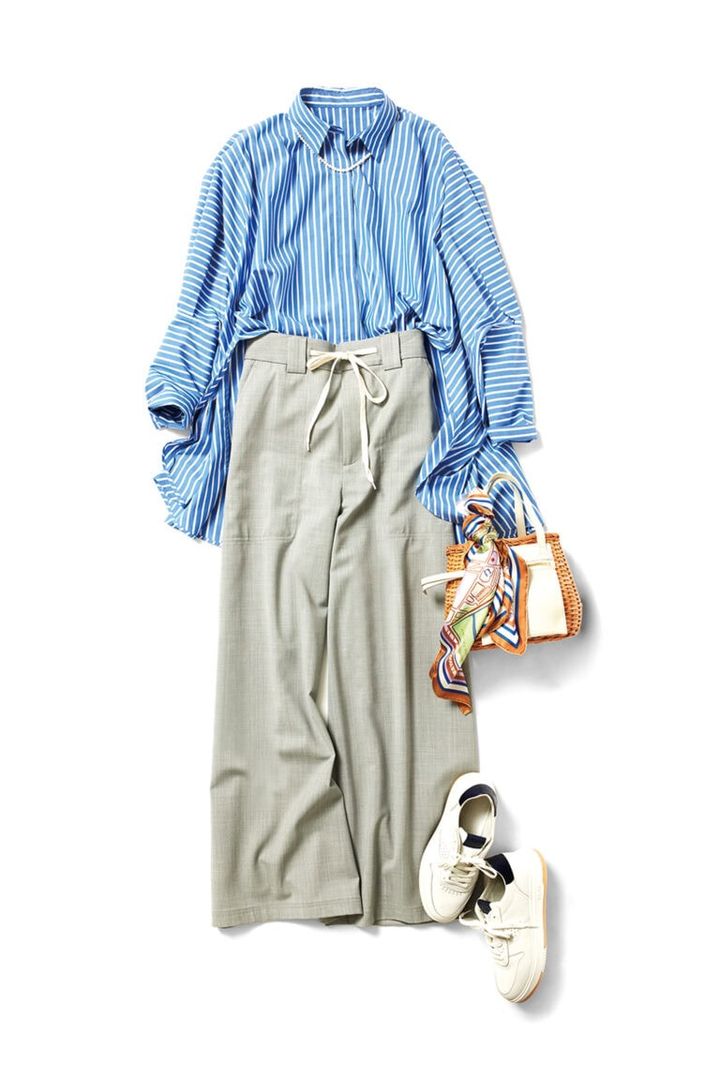 スカーフ¥16,500／マニプリ、ネックレス¥22,000／ジゼルベー（ズットホリック）