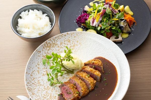 【兵庫県神戸市】「御影洋食一平」に、大和肉鶏を使用した新メニューが登場！こだわりは繊細な火入れ