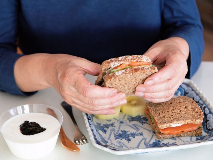 【70歳の一人暮らし】毎日のごはん。「体にいい食べ物だから」の考えは捨てていい。